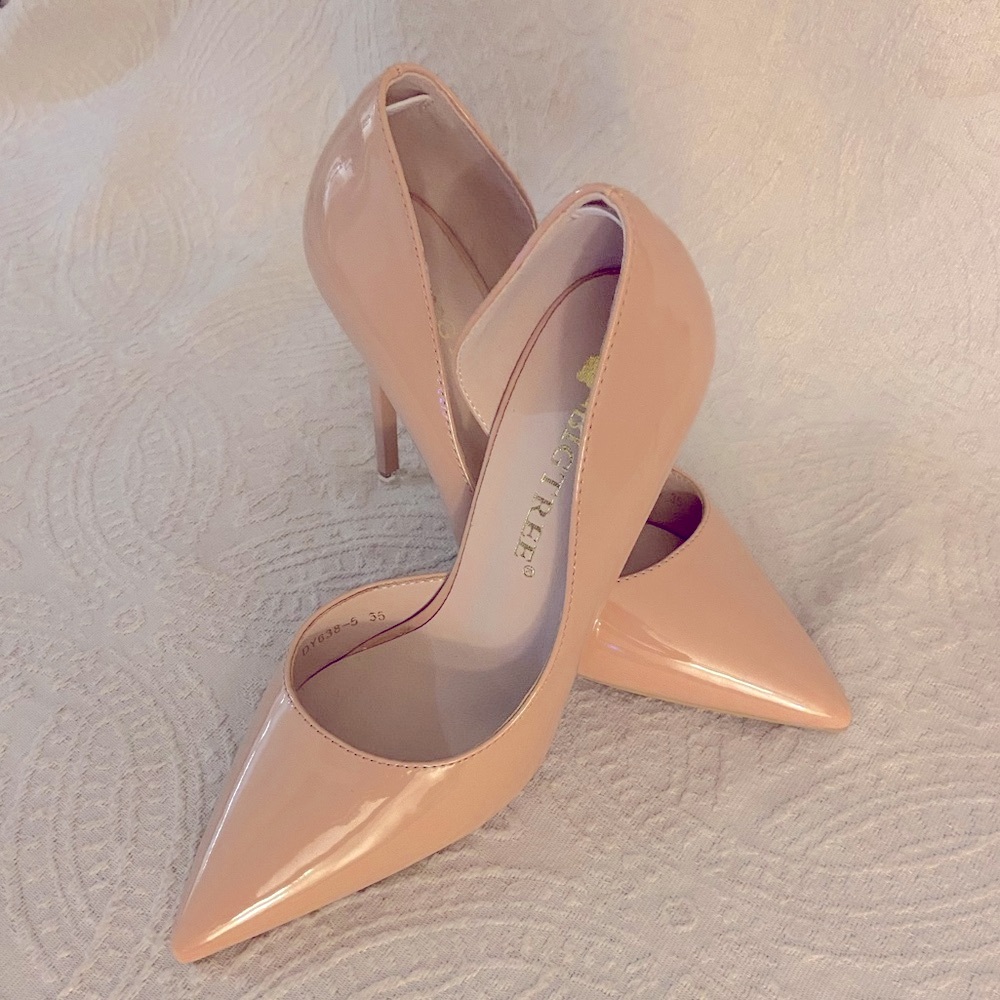 NWOT Nude Patent Heels